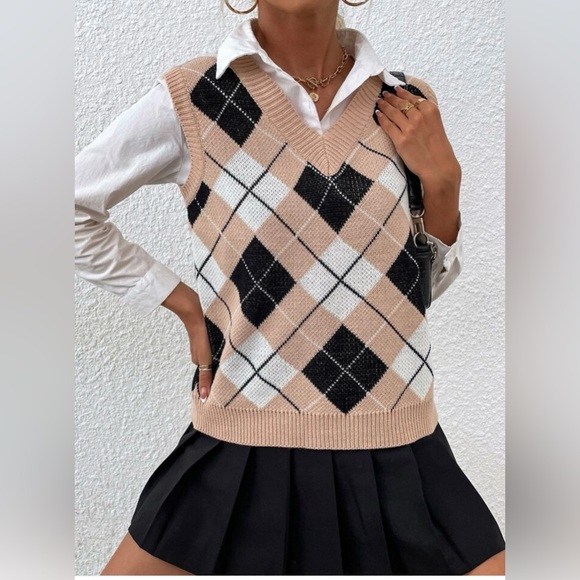 NWT HYPELS .. SWEATER VEST …….. 301D - Picture 2 of 10